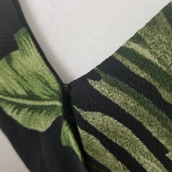 NWOT Papaya Back Lace Floral Jumpsuit - Picture 6 of 8